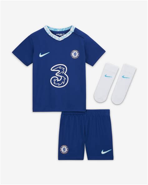 Kids Chelsea F.C. Kits & Jerseys (3) 